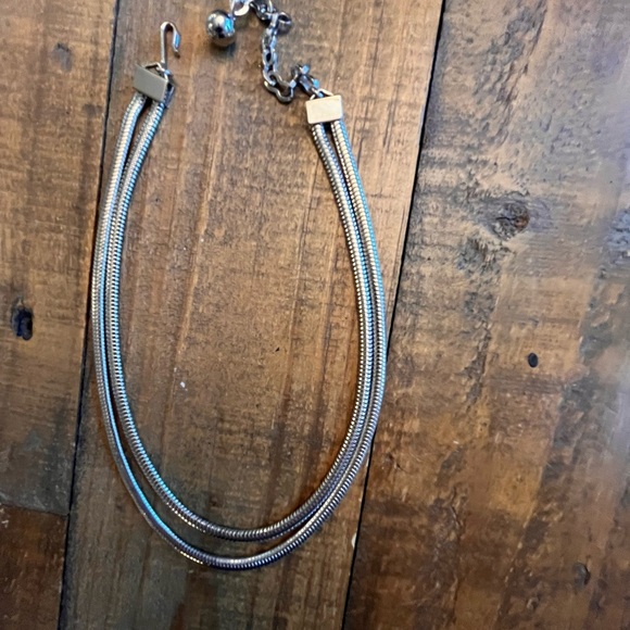 Elegant Silver Necklace - Picture 1 of 4